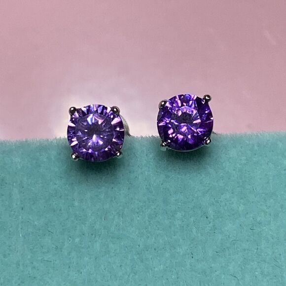 💛 Classic Sterling Silver Round Amethyst Earrings - Picture 2 of 5